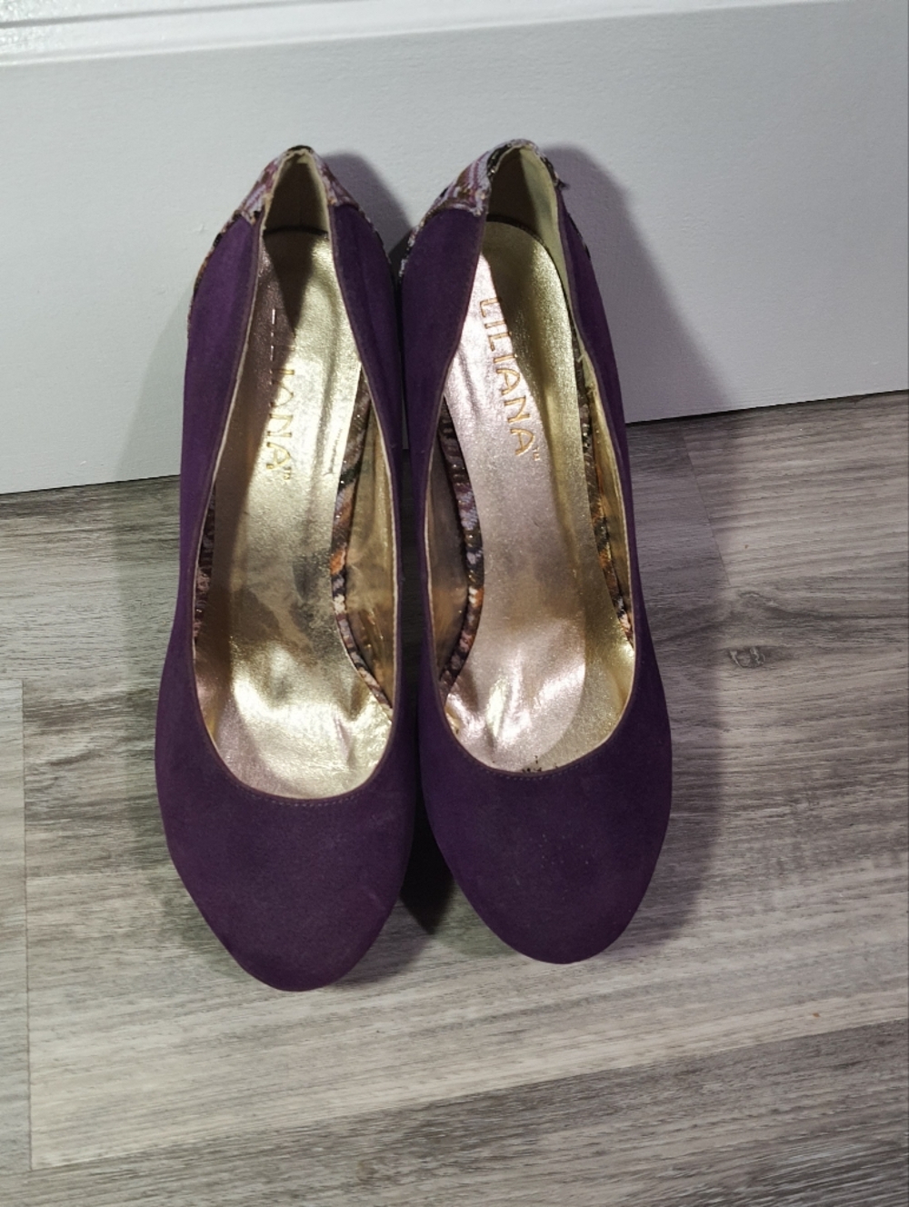 Liliana Plum Suede Round-Toe Platform Heels
